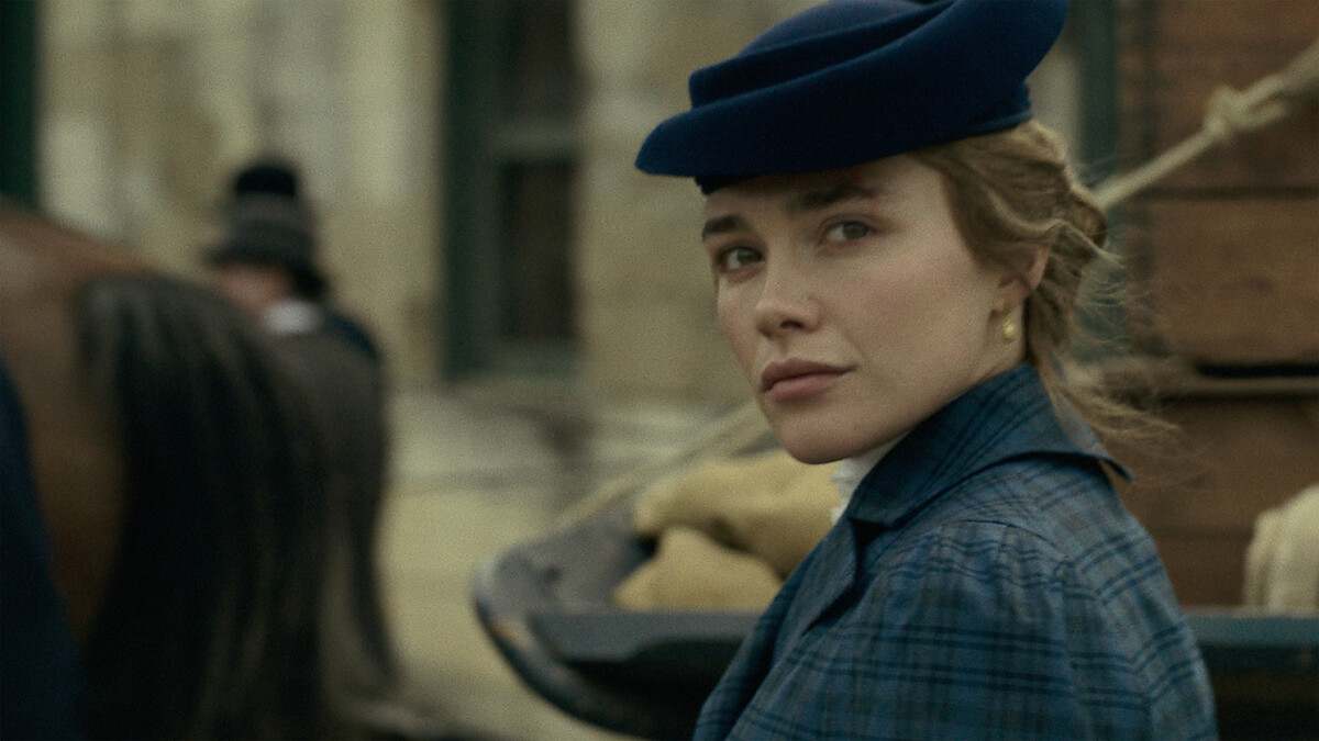 Florence Pugh en Cathy Ames, costume d'époque, dans la série Netflix A l'est d'Eden