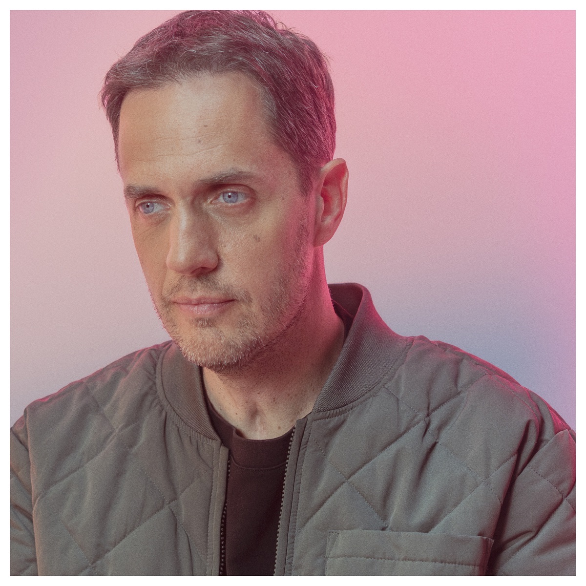 Grand Corps Malade, portrait de la pochette de l'album Voir la mer