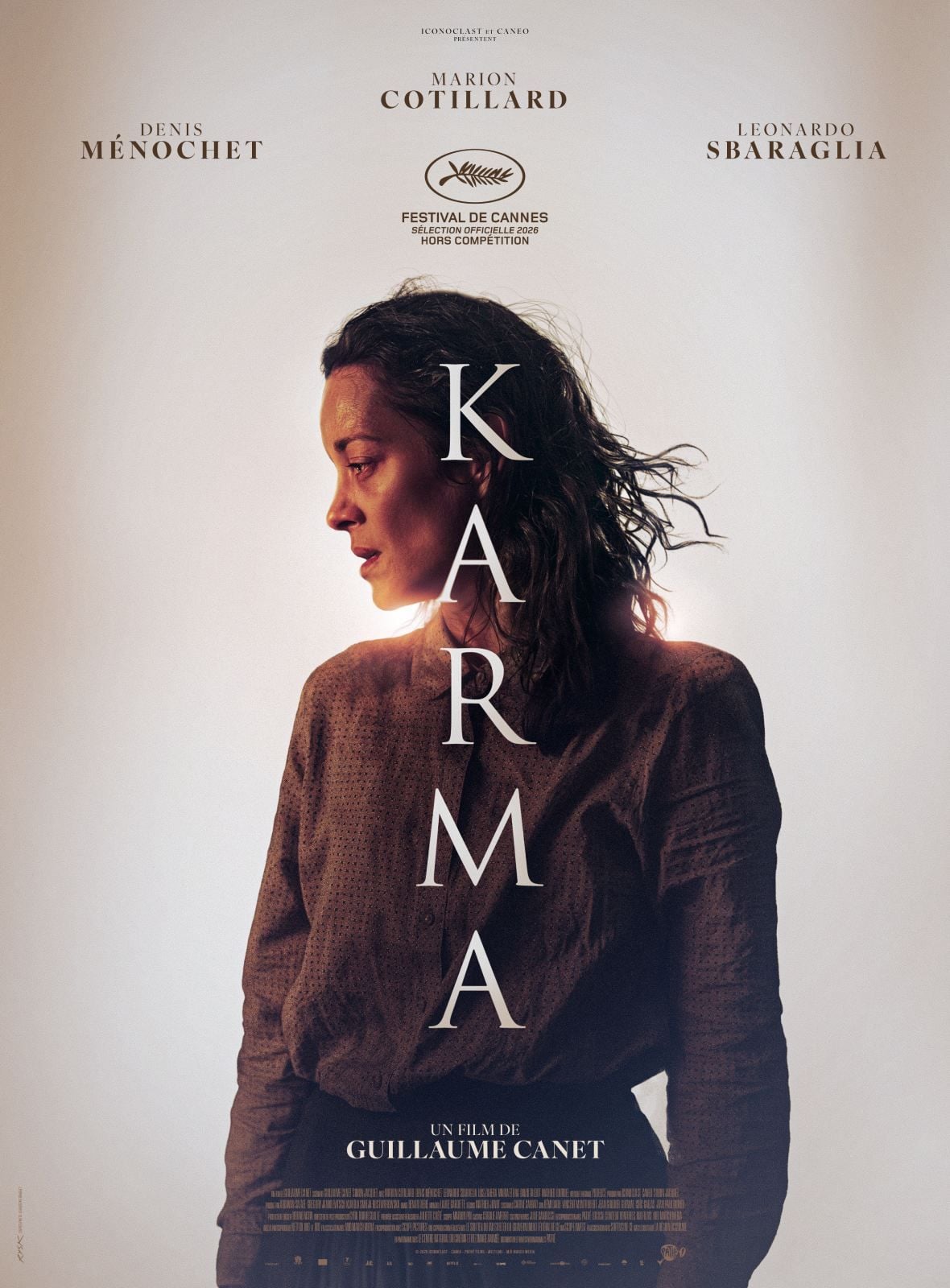 Affiche officielle du film Karma de Guillaume Canet avec Marion Cotillard de profil